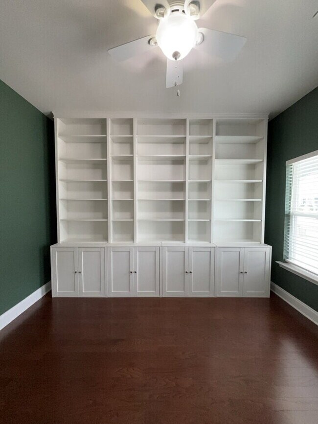 Building Photo - 292 Calm Water Way