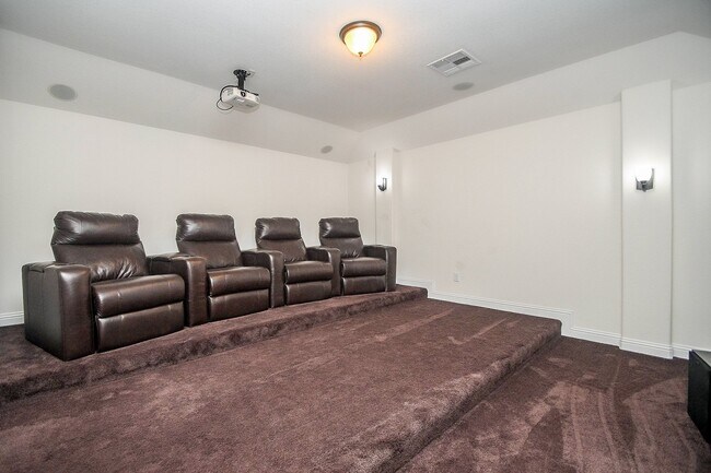 Building Photo - 28426 Rolling Ridge Dr