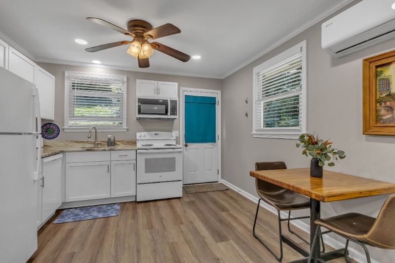 Building Photo - 230 Bermuda Dr