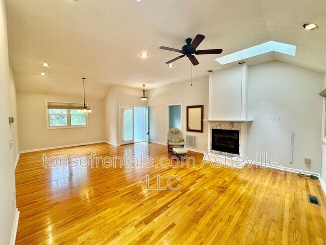 Building Photo - 200 Turkey Pine Ct
