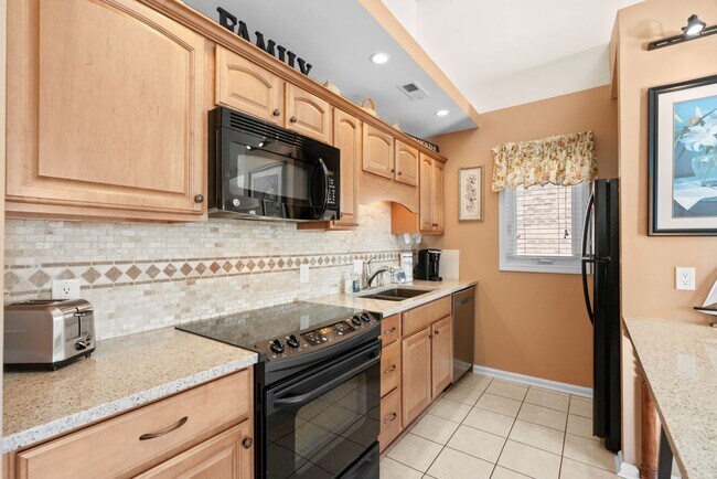 Building Photo - All Inclusive Seasonal Rental Available Oc...