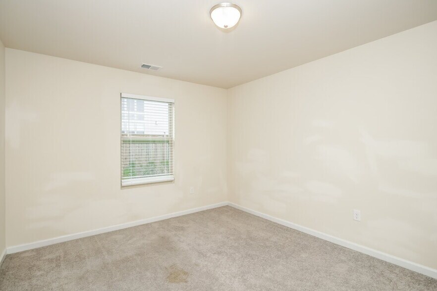 Building Photo - 520 Overo Dr