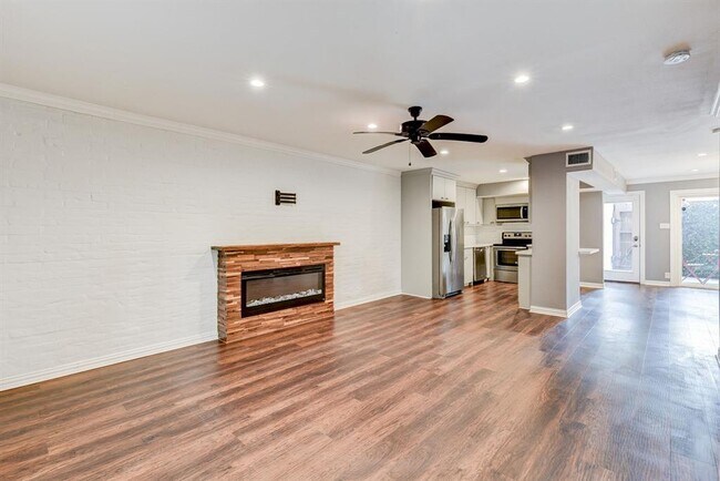 Building Photo - 6306 Riverview Way