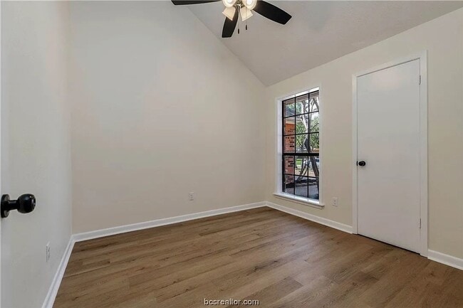 Building Photo - Take a look at this 3 bedroom 2 bath home