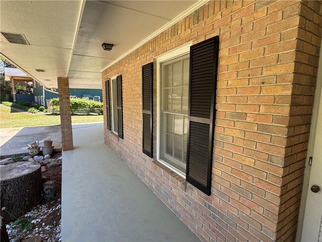 Building Photo - 5594 Laurel Ln NW