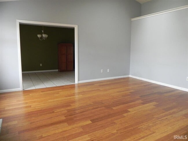 Building Photo - 340 Plantation Way