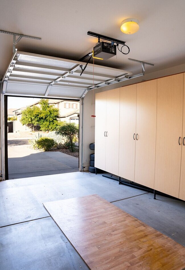 Building Photo - 3555 W Magellan Dr