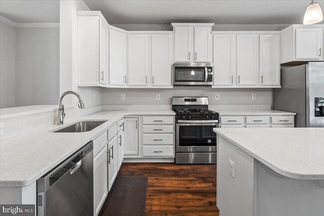 Building Photo - 309 Spring Bank Way