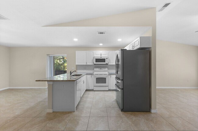 Building Photo - South Venice Annual Pool Home for Rent