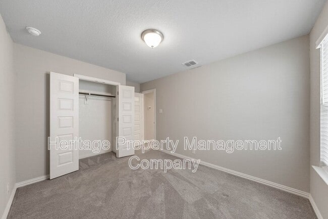 Building Photo - 2080 Cowan Dr