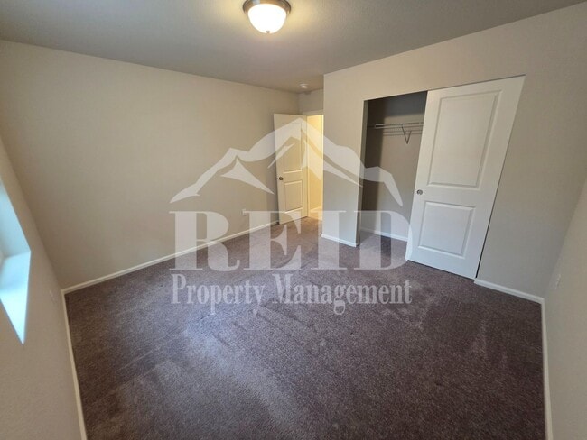 Building Photo - New 5-Bedroom home in the heart of Belfair