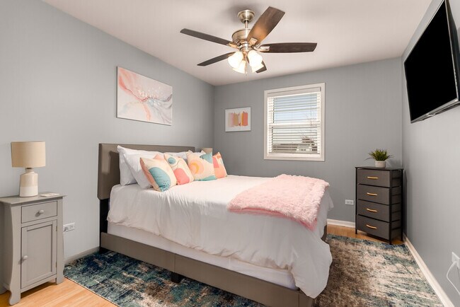 Building Photo - 1201-1203 Johnston Drive-SI ID1497747P