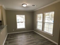 Building Photo - Room For Rent