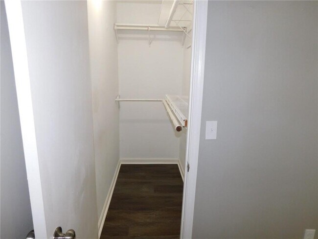 Building Photo - 2775 New S Dr