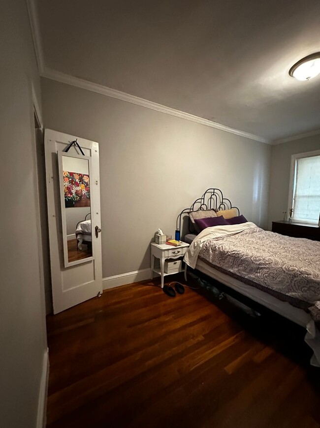 Building Photo - Spacious Back Bay 1 Bed w/ Common Outdoor ...