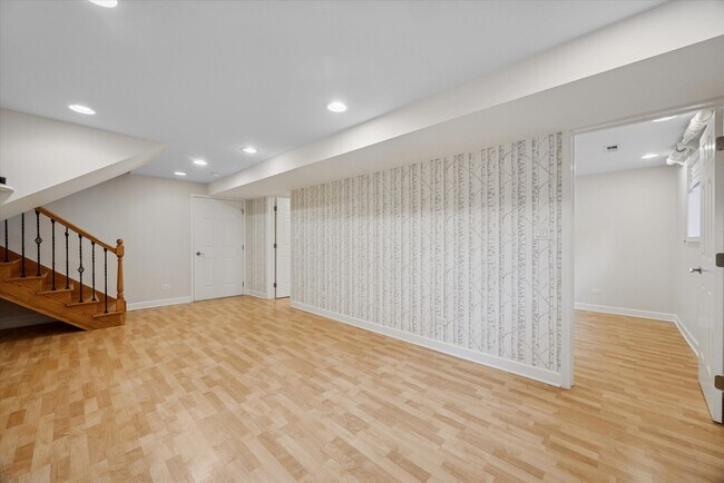 Building Photo - 1340 Oak St