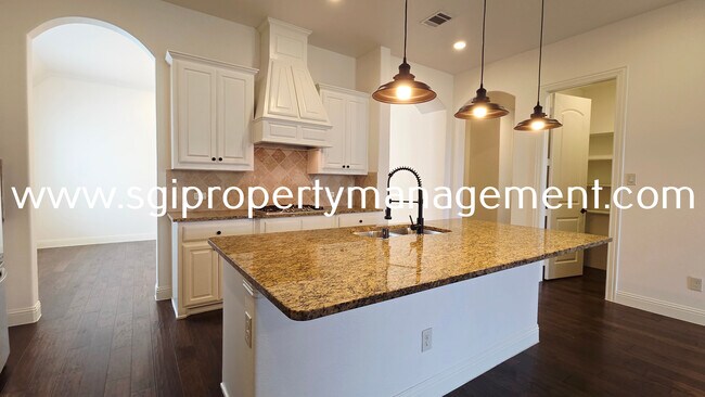 Building Photo - 201 Pasadena Trail