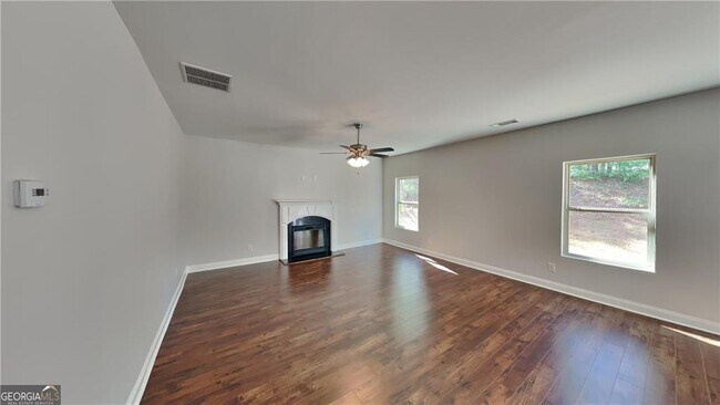 Building Photo - 1280 Vonda Ln SW