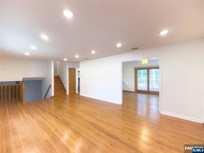 Building Photo - 19 Dearborn Dr