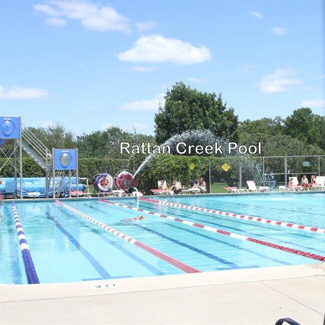 Building Photo - 13301 Tamayo Dr