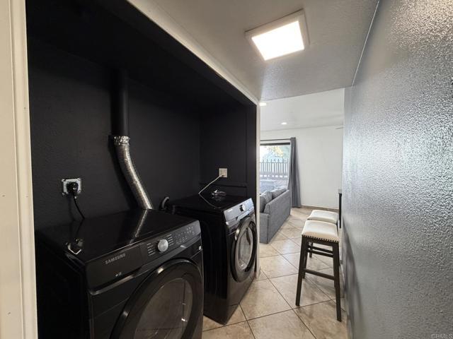 Building Photo - 1691 Melrose Ave