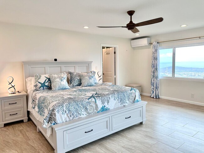 Building Photo - Fully Furnished 4 BD/3 BA Home in Mariner's Ridge!! Includes 1 Garage PRKG, W/D, Sep. Studio, & G...