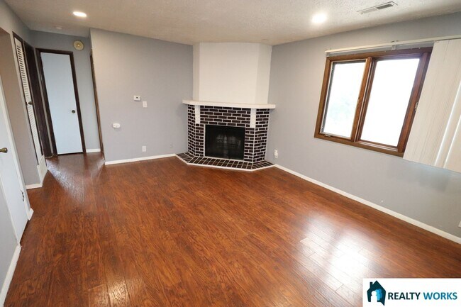 Building Photo - 2418 D St