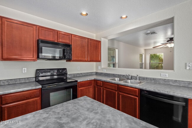 Building Photo - 17255 N 184th Dr
