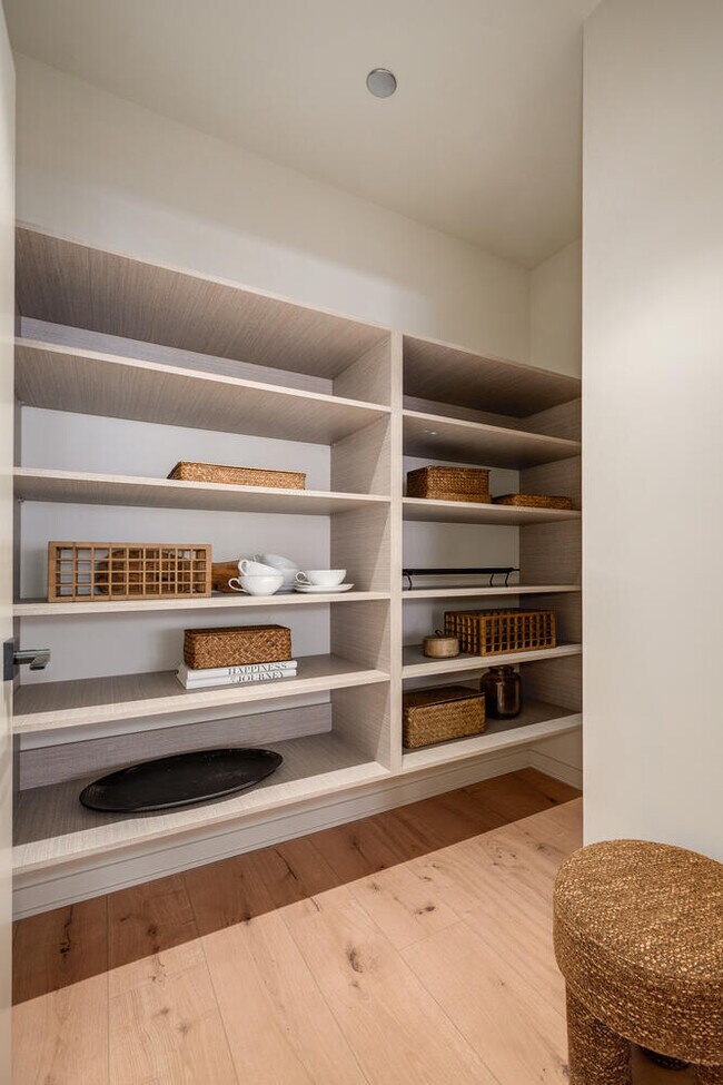 Building Photo - 1235 N Ashland Ave