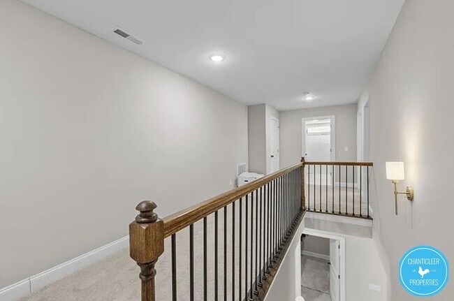 Building Photo - 306 Lamplighter Cir