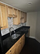 Building Photo - 909 Clinton St