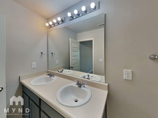 Building Photo - 2650 Parrish Ct