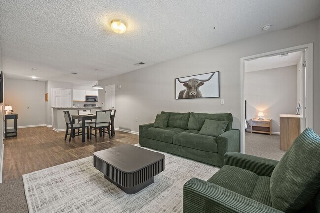 Building Photo - FULLY FURNISHED EXCLUSIVE SHORT AND MIDTERM RENTAL ONLY!