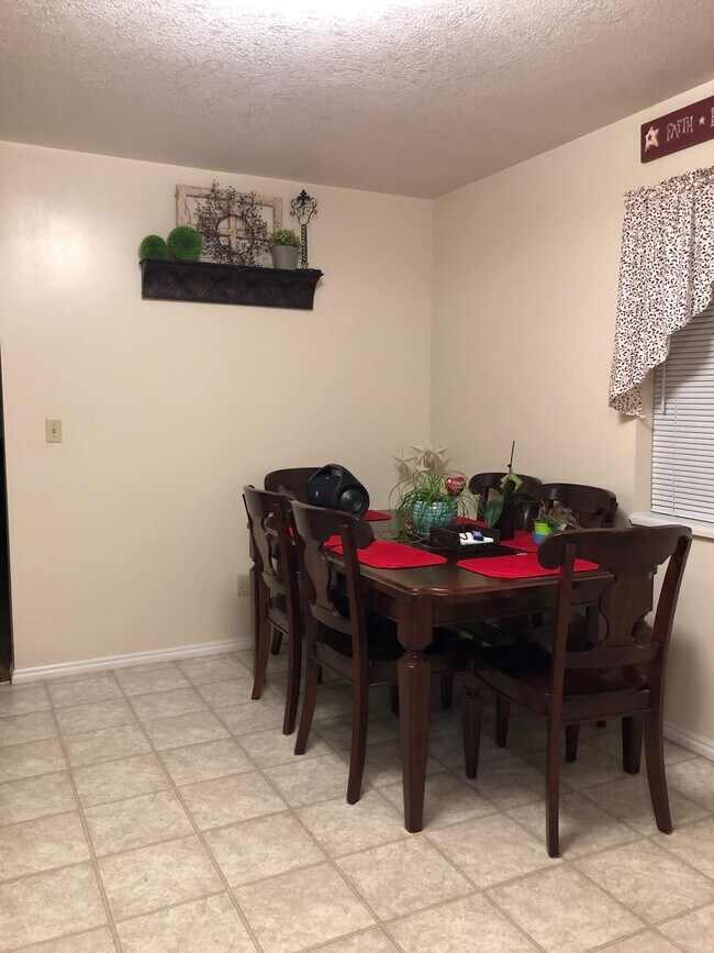 Building Photo - 230 Bridger Dr