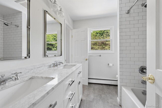 Building Photo - 13 Buttercup Ln