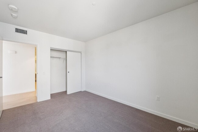 Building Photo - 52 Innes Ct