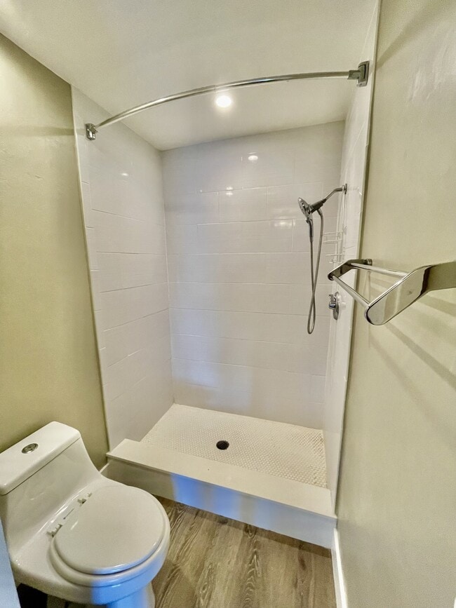 Building Photo - 15493 Admiralty Cir