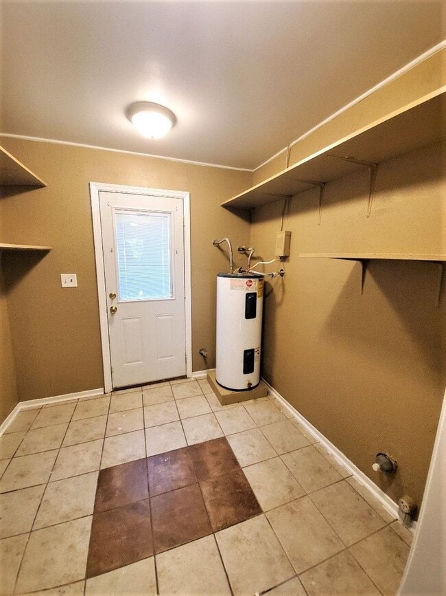 Building Photo - Charming 3-Bedroom, 2-Bath Home in Eastern...