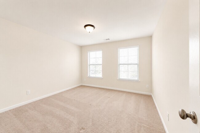 Building Photo - 7245 Rocking Horse Ln