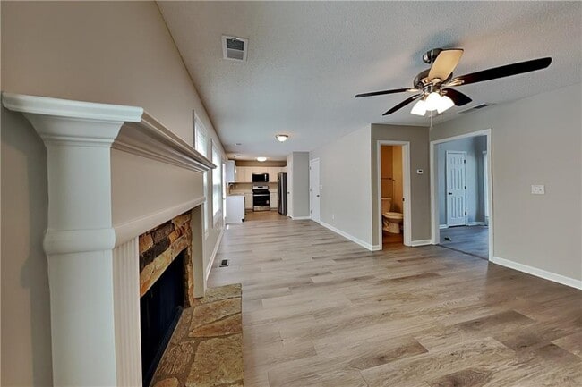 Building Photo - 28 Greystone Ridge