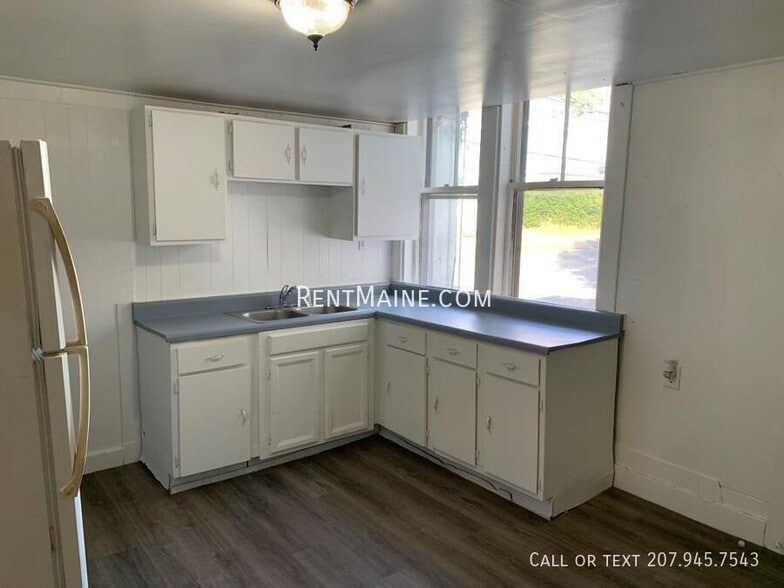 Building Photo - 97 Center St