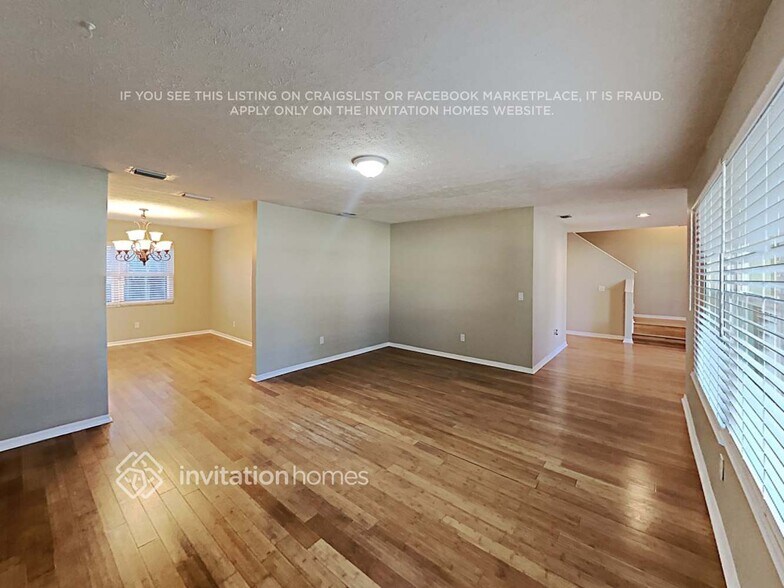 Building Photo - 705 Lobelia St
