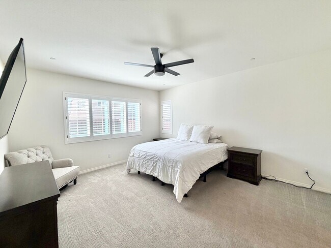 Building Photo - Spacious Heritage Lake Home with Solar & Main-Level Primary Suite