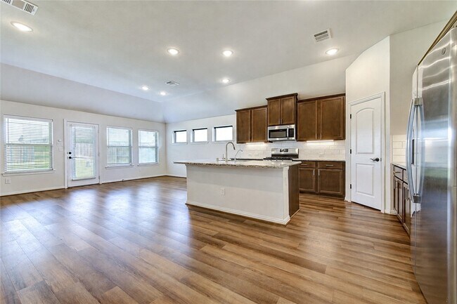 Building Photo - 101 Sunray Creek Dr