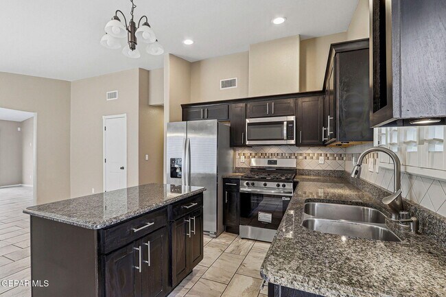 Building Photo - 14809 Tierra Crystal Ave