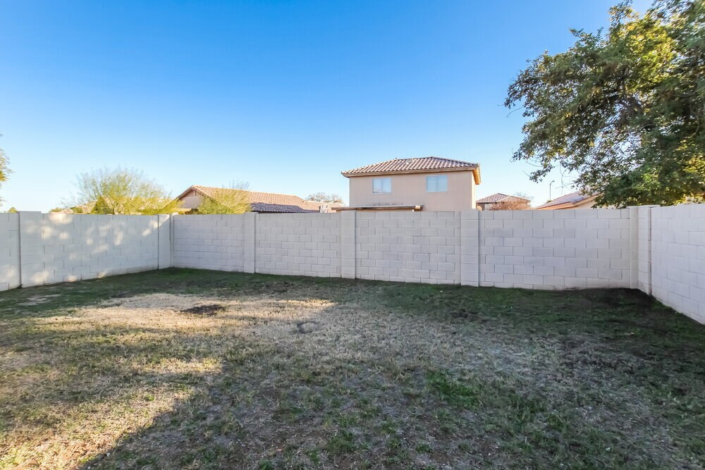 Building Photo - 12015 W Larkspur Rd