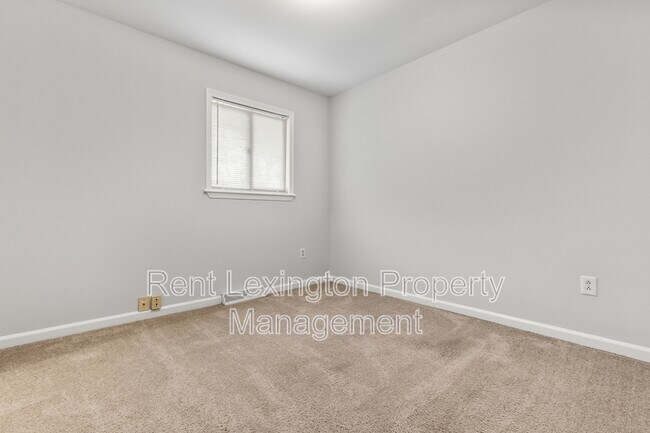 Building Photo - 2025 Langhorne Dr