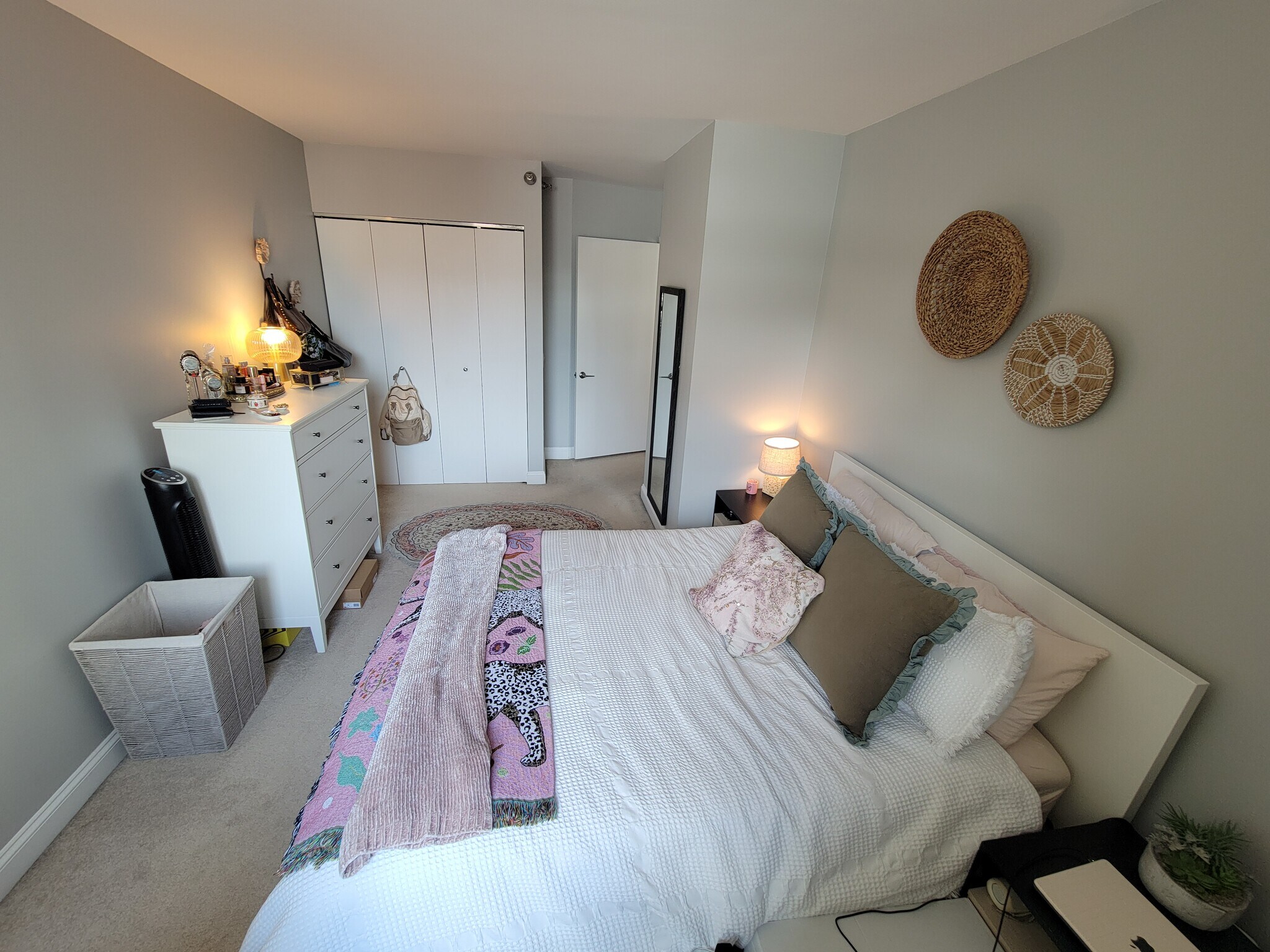 Building Photo - 33 W Ontario St