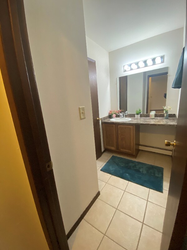 Building Photo - 6450 W Norwich Ave