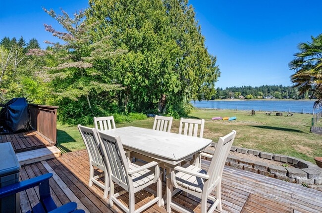 Building Photo - SHORT TERM LEASES! 1-6 months - 3-Bedroom ...